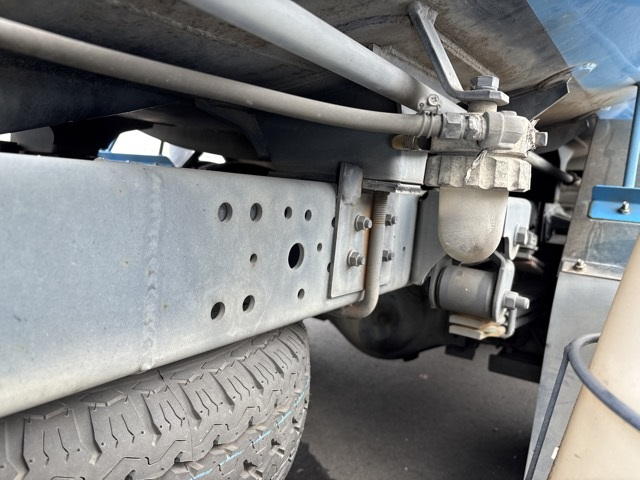 2017 Vacuum Truck Hino Dutro TKG-XZU600E - Image 18