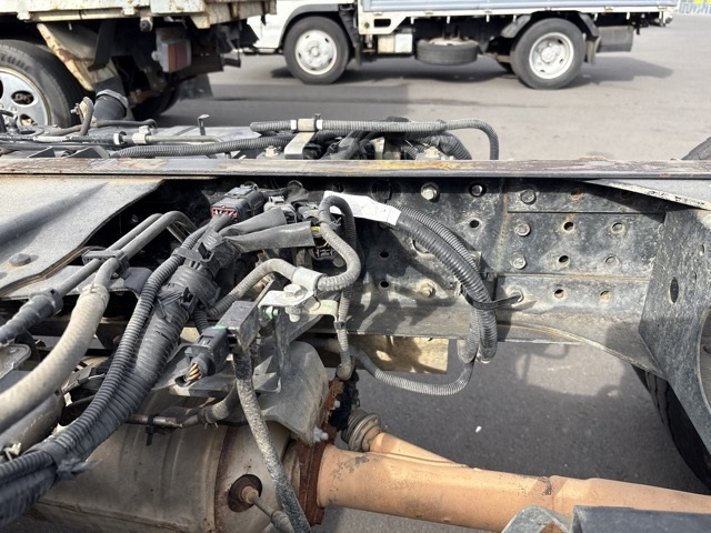 2013 Chassis Truck Mitsubishi Fuso Canter TKG-FEA80 - Image 18