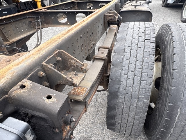 2016 Chassis Truck Mitsubishi Fuso Canter TKG-FED90 - Image 19