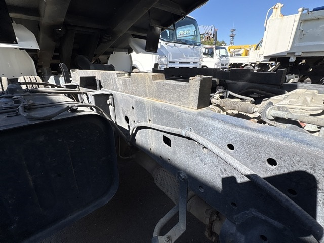 2013 Dump Tipper Truck Hino Dutro TKG-XZC610T - Image 19