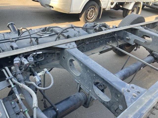 2013 Chassis Truck Mitsubishi Fuso Canter TKG-FEA20 - Image 18