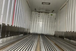 2005 Van Wing Isuzu Forward ADG-FRD90H3