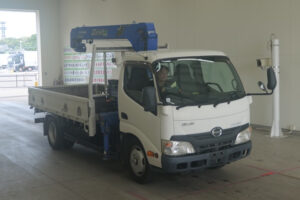 2011 Crane Truck Hino Dutro SKG-XZU650M - Image 2