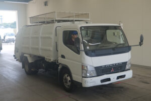 2005 Garbage Truck Mitsubishi Fuso Canter PA-FE83DEY - Image 2