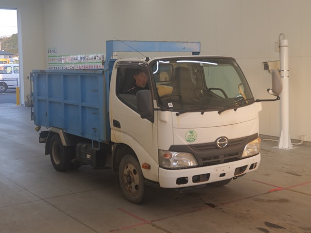 2013 Dump Tipper Truck Hino Dutro TKG-XZU600X - Image 3