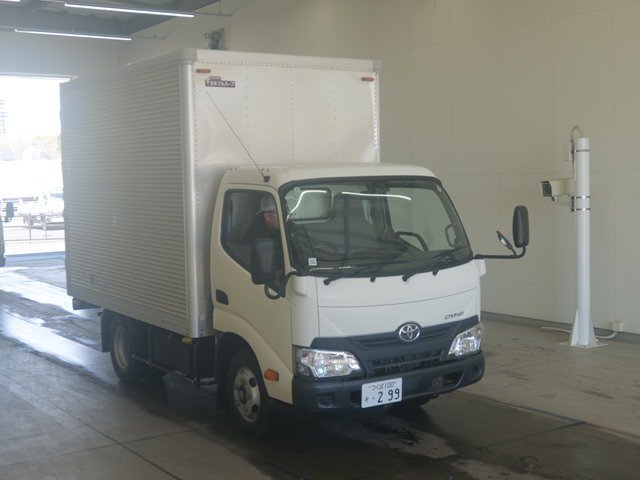 2019 Van Wing Toyota Dyna TKG-XZU600 - Image 3