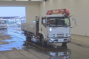 2013 Crane Truck Isuzu Forward SKG-FSR90S2 - Image 2