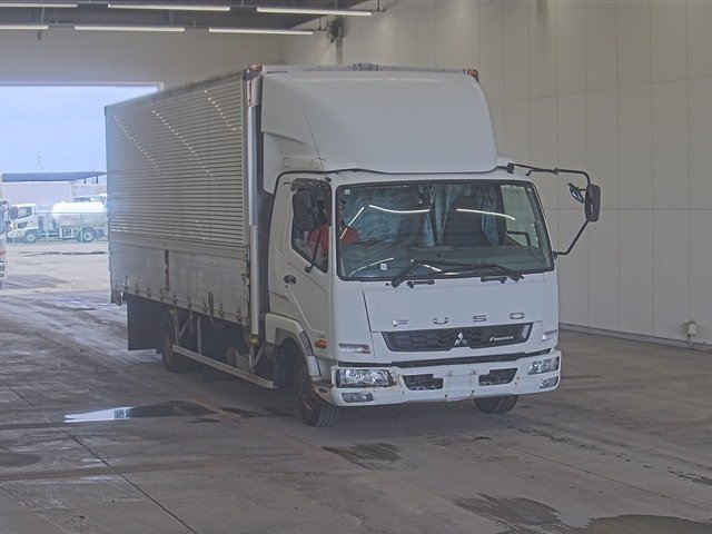2015 Van Wing Mitsubishi Fuso Fighter TKG-FK64F - Image 3