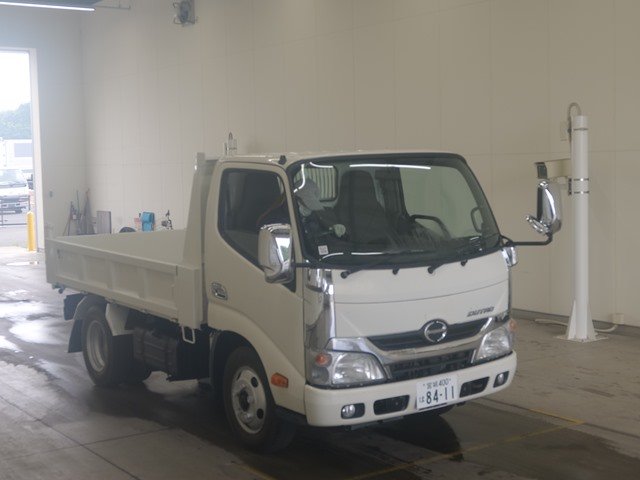 2016 Dump Tipper Truck Hino Dutro TKG-XZU620T - Image 3
