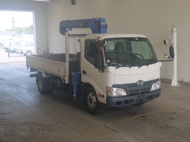 2013 Crane Truck Hino Dutro TKG-XZU650M - Image 3