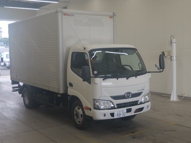 2017 Freezer Refrigerator Truck Hino Dutro TKG-XZU695M - Image 3