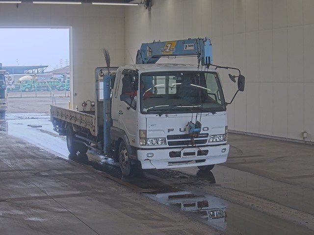 2004 Crane Truck Mitsubishi Fuso Fighter PA-FK61FJ - Image 3