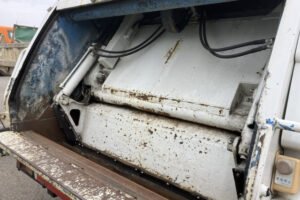 2007 Garbage Truck Isuzu Forward PKG-FRR90S2