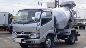2017 Concrete Mixer Truck Hino Dutro XZU600E