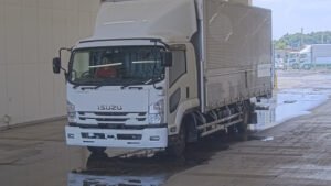 2017 Van Wing Isuzu Forward TKG-FRR90S2
