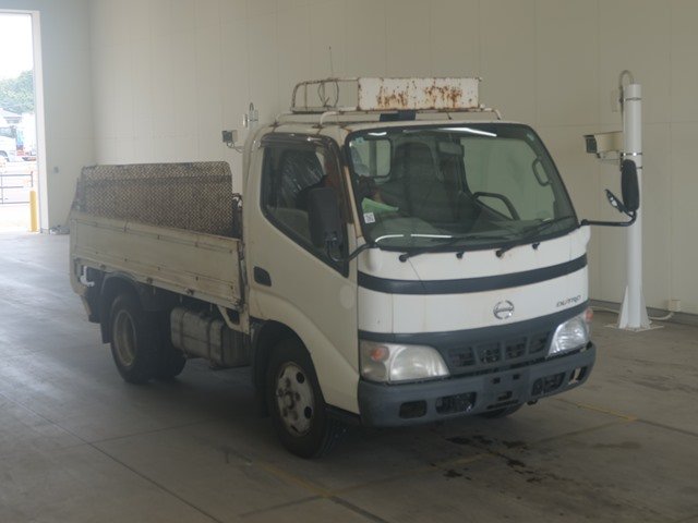 2003 Flat Body Truck Hino Dutro KK-XZU307M - Image 3