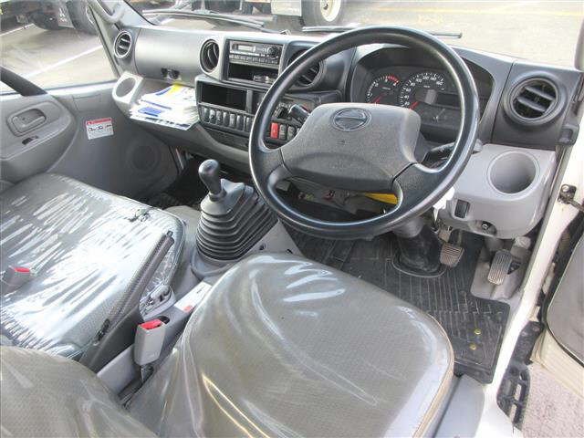 2016 Crane Truck Hino Dutro TKG-XZU650M - Image 4