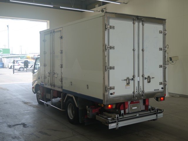2017 Freezer Refrigerator Truck Hino Dutro TKG-XZU655M - Image 4