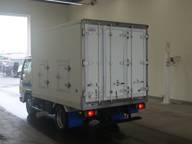 2017 Freezer Refrigerator Truck Isuzu Elf TRG-NKR85A - Image 4
