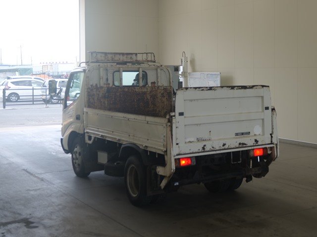 2003 Flat Body Truck Hino Dutro KK-XZU307M - Image 4