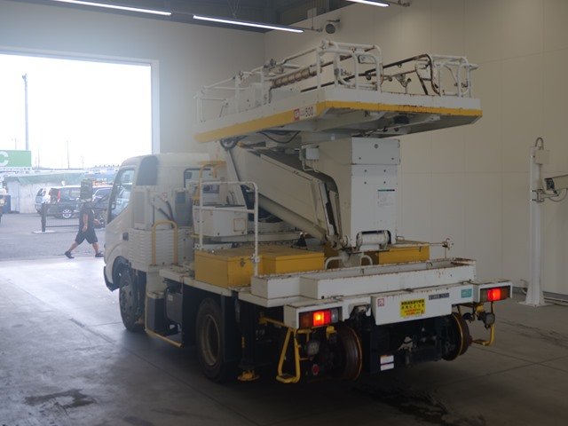 2006 Aerial Platform Hino Dutro PB-XZU404M - Image 4