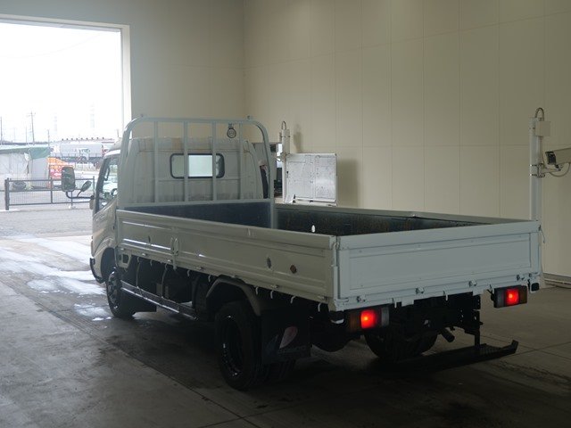 2004 Flat Body Truck Hino Dutro 625,868 - Image 4