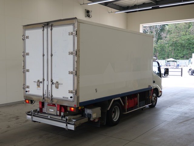 2017 Freezer Refrigerator Truck Hino Dutro TKG-XZU655M - Image 5