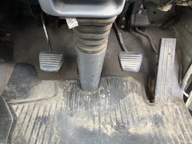 2004 Flat Body Truck Mitsubishi Fuso Canter KK-FE72EEV - Image 7