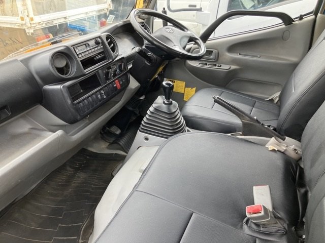 2015 Dump Tipper Truck Hino Dutro TKG-XZU620T - Image 8