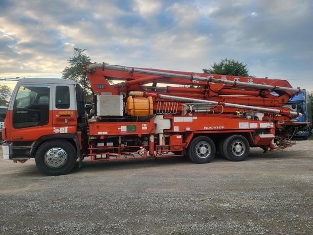 2002 Concrete Pump Truck Isuzu Giga KL-CYZ81Q3 - Image 8