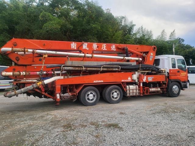 2002 Concrete Pump Truck Isuzu Giga KL-CYZ81Q3 - Image 9