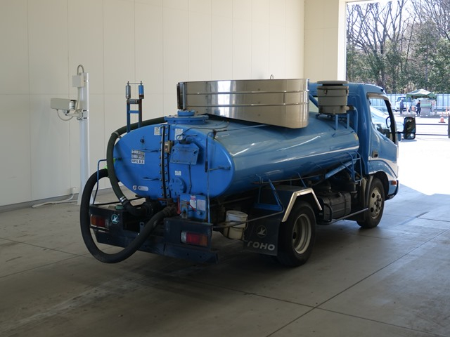 2017 Vacuum Truck Hino Dutro TKG-XZU600E - Image 4