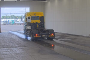 2016 Trailer Head Isuzu Giga QKG-EXD52BD - Image 3