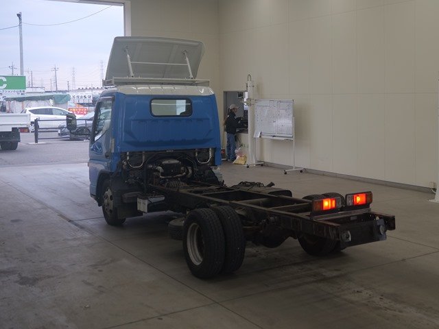 2007 Chassis Truck Mitsubishi Fuso Canter PDG-FE72D - Image 4