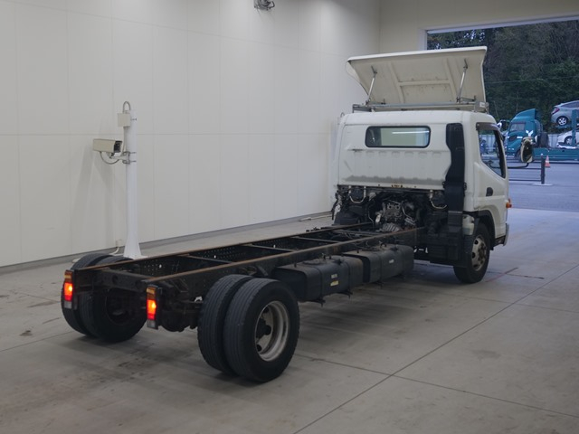 2016 Chassis Truck Mitsubishi Fuso Canter TKG-FED90 - Image 4