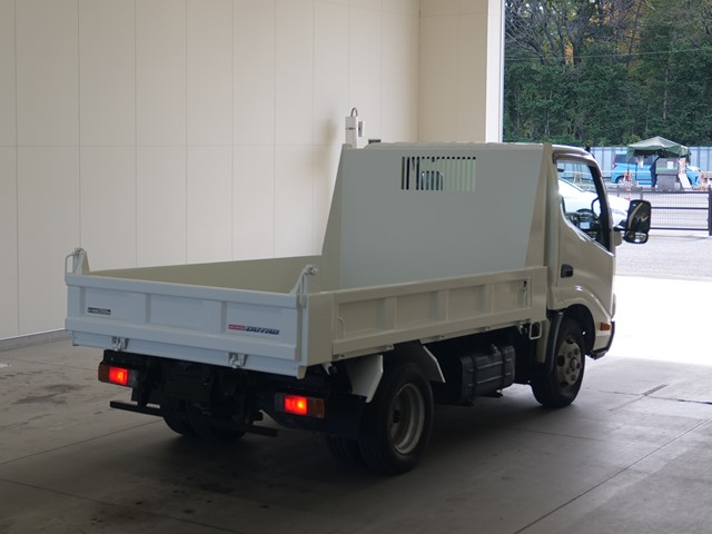 2013 Dump Tipper Truck Hino Dutro TKG-XZC610T - Image 4