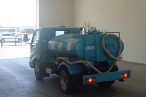 2005 Tank Truck Hino Dutro PB-XZU301M