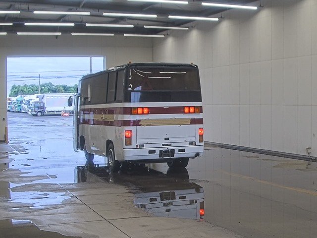 1992 Bus Isuzu Journey U-GR432F - Image 4