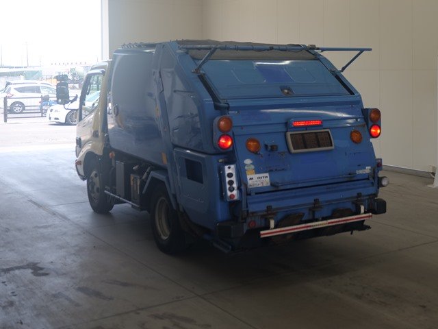 2011 Garbage Truck Hino Dutro SKG-XZU600X - Image 4