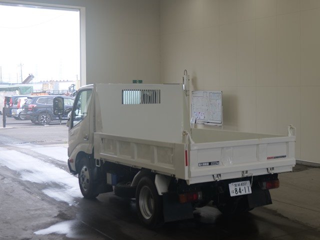 2016 Dump Tipper Truck Hino Dutro TKG-XZU620T - Image 4