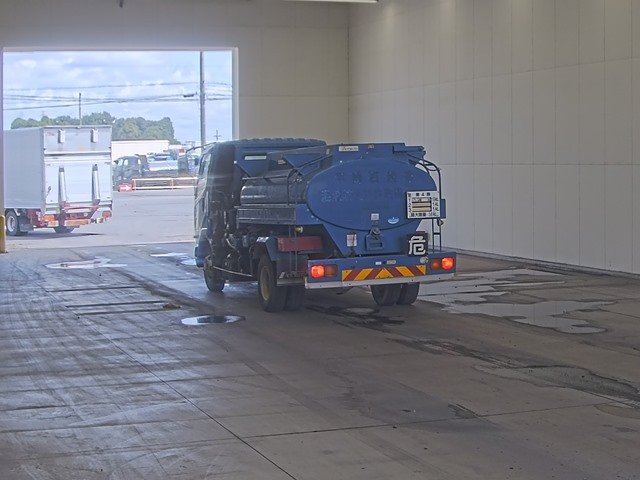 2010 Tank Truck Mitsubishi Fuso Fighter PDG-FK71R - Image 4