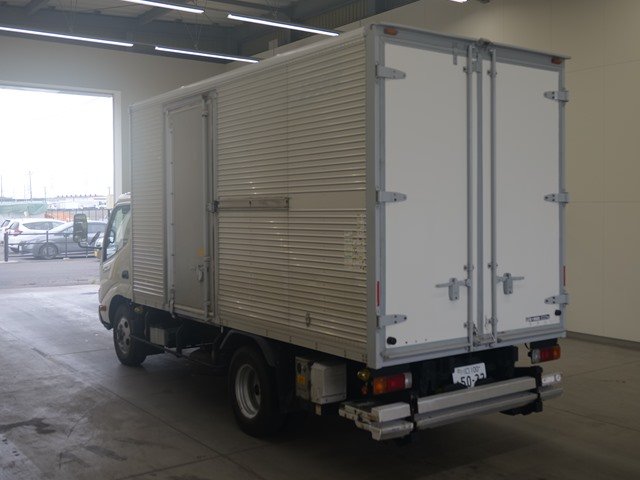 2017 Freezer Refrigerator Truck Hino Dutro TKG-XZU695M - Image 4