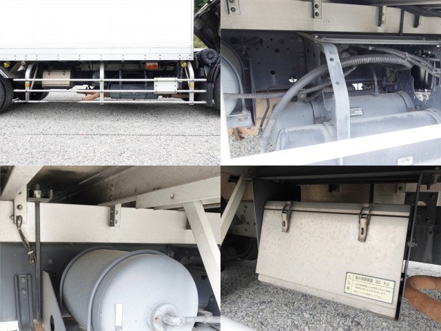 2009 Freezer Refrigerator Truck Mitsubishi Fuso Fighter PDG-FQ62F - Image 12