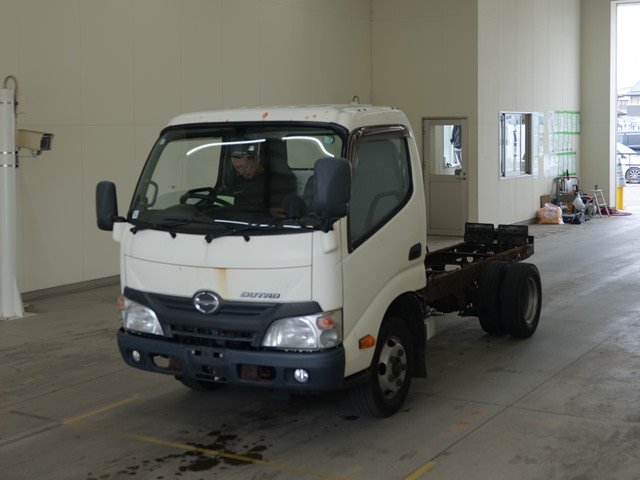 2015 Chassis Truck Hino Dutro TKG-XZU645M