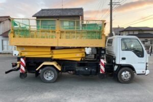 2005 Aerial Platform Isuzu Elf PB-NPR81AN