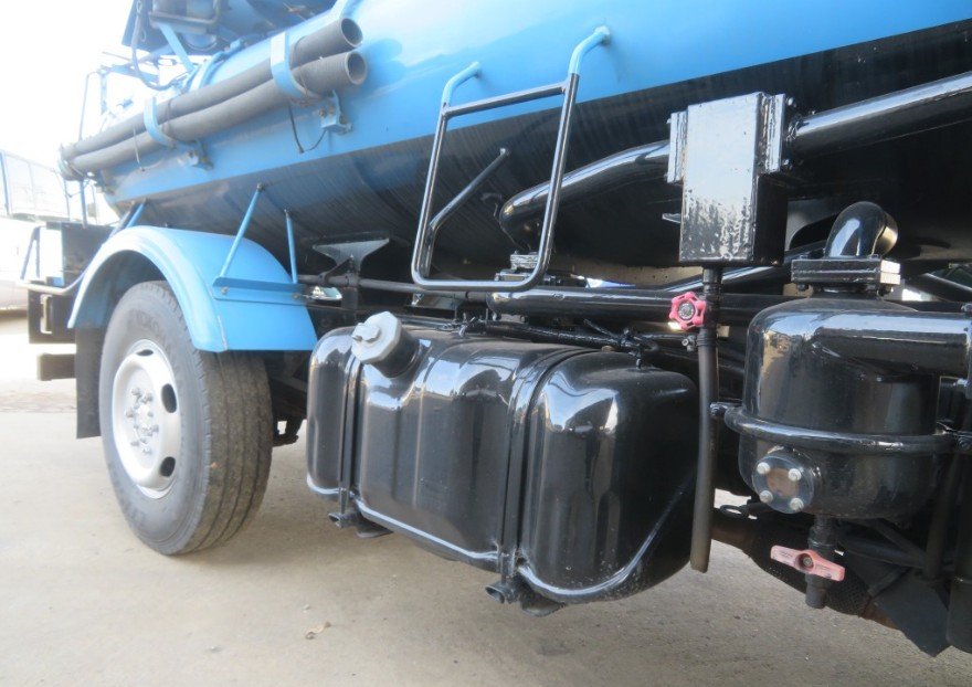 2016 Vacuum Truck Isuzu Elf TPG-NJR85AN - Image 10