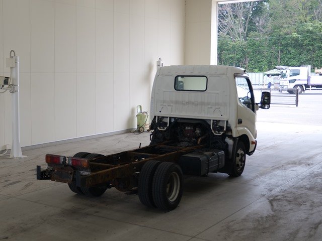 2015 Chassis Truck Hino Dutro TKG-XZU645M - Image 5