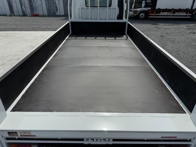 2016 Flat Body Truck Mitsubishi Fuso Canter TPG-FEB50 - Image 15