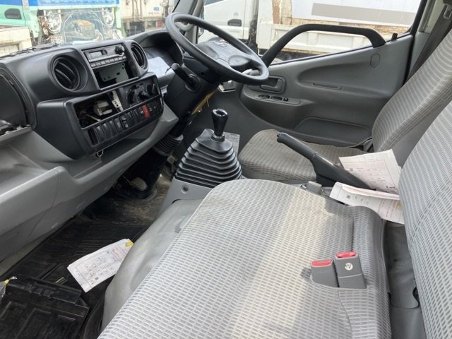 2015 Chassis Truck Hino Dutro TKG-XZU645M - Image 8