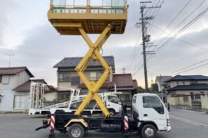 2005 Aerial Platform Isuzu Elf PB-NPR81AN